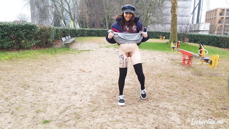 Lecherous: 클레멘타인 - 공원에서 노는 중