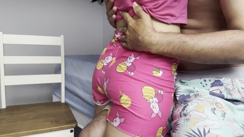 Xhacamisinha: Anal adânc cu corp slab, căsătorit, aplecat și fund cu ejaculare