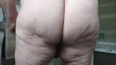 Karlchengeil: detailní záběr na můj otevřený zadek
