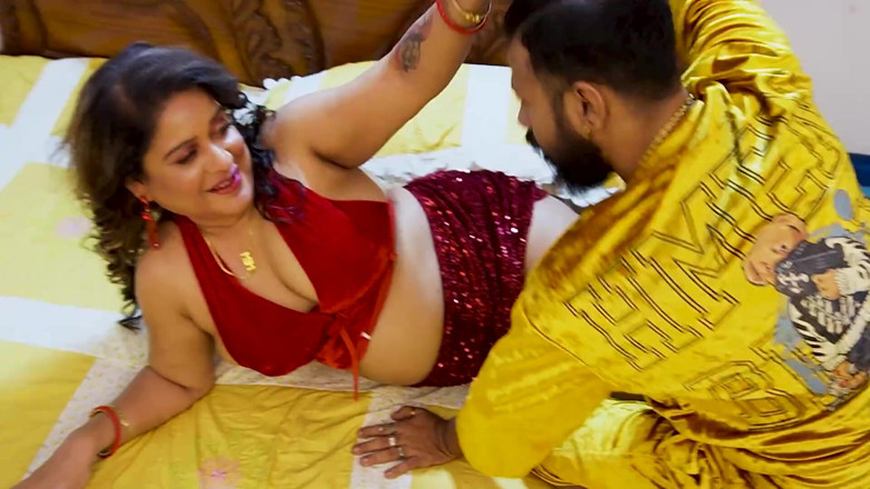 Queen star Desi: Noworoczna Impreza Desi z Desi Girl, Hardcore Sex, Pełny film