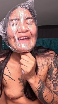 BERMAIN DENGAN KANTONG PLASTIK SAYA