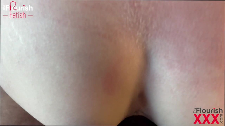 The Flourish XXX: Meela clothespins fetysz BDSM POV następnie dostaje BBC