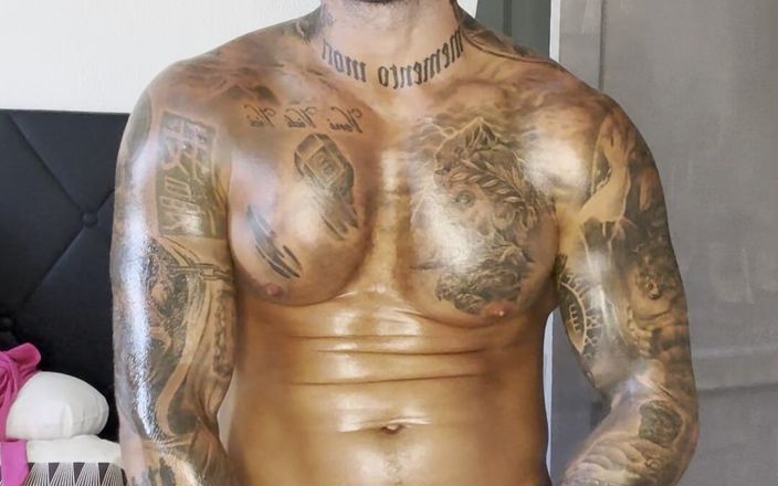 BoyGym: Grote pik hunk gespierd!!