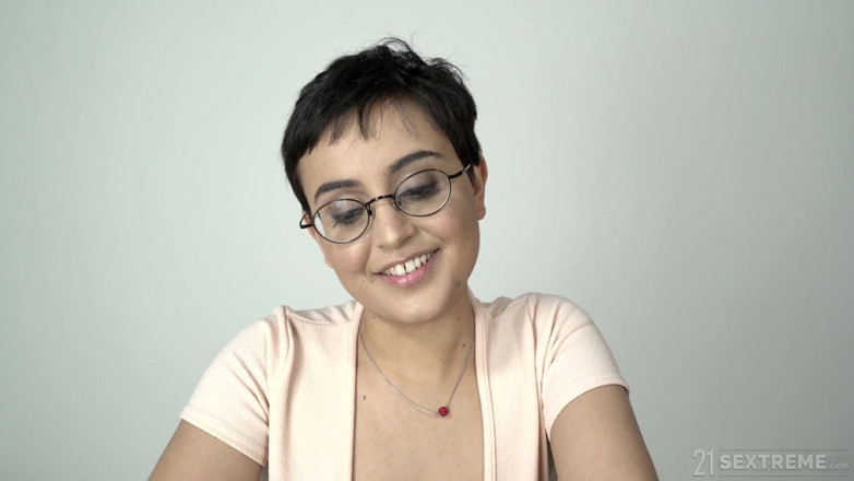 21 Sextreme: 21 Sextreme - laayak daadi ko taaja beb ke saath lesbiyan...