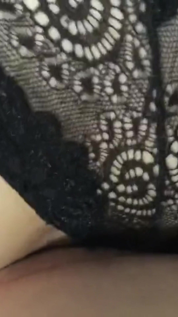 MaybeNatty: Kız öğrenci yurttaki gece boyunca sikiliyor ve üzerine boşalıyor
