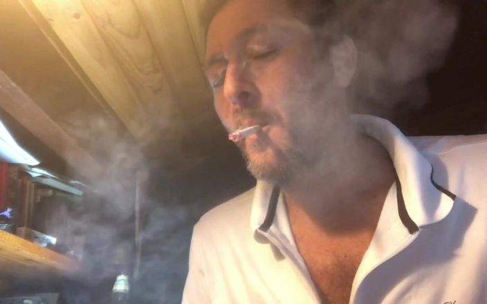Feet&amp;More: Smoking in Polo Shirt