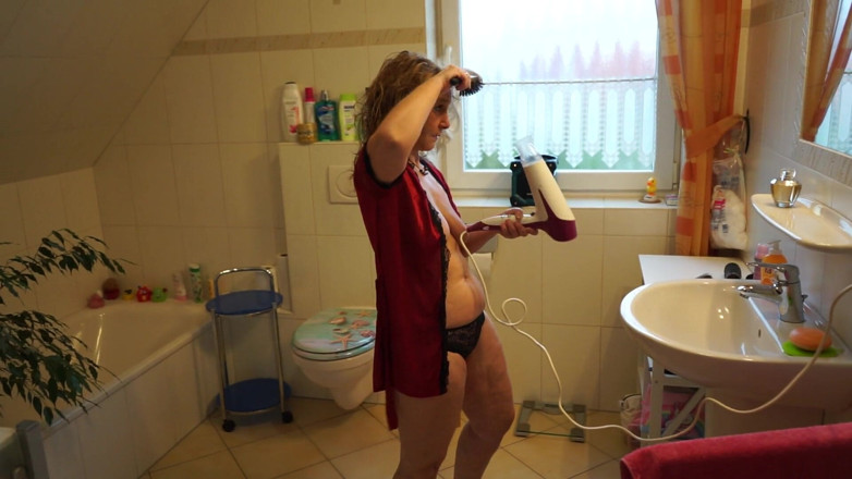 Extrabot: Pengering rambut 1