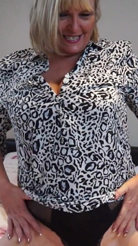 Hot Mature GILF Alisha Rydes Shows off Her Big Natural Tits & Rubs Her Pussy