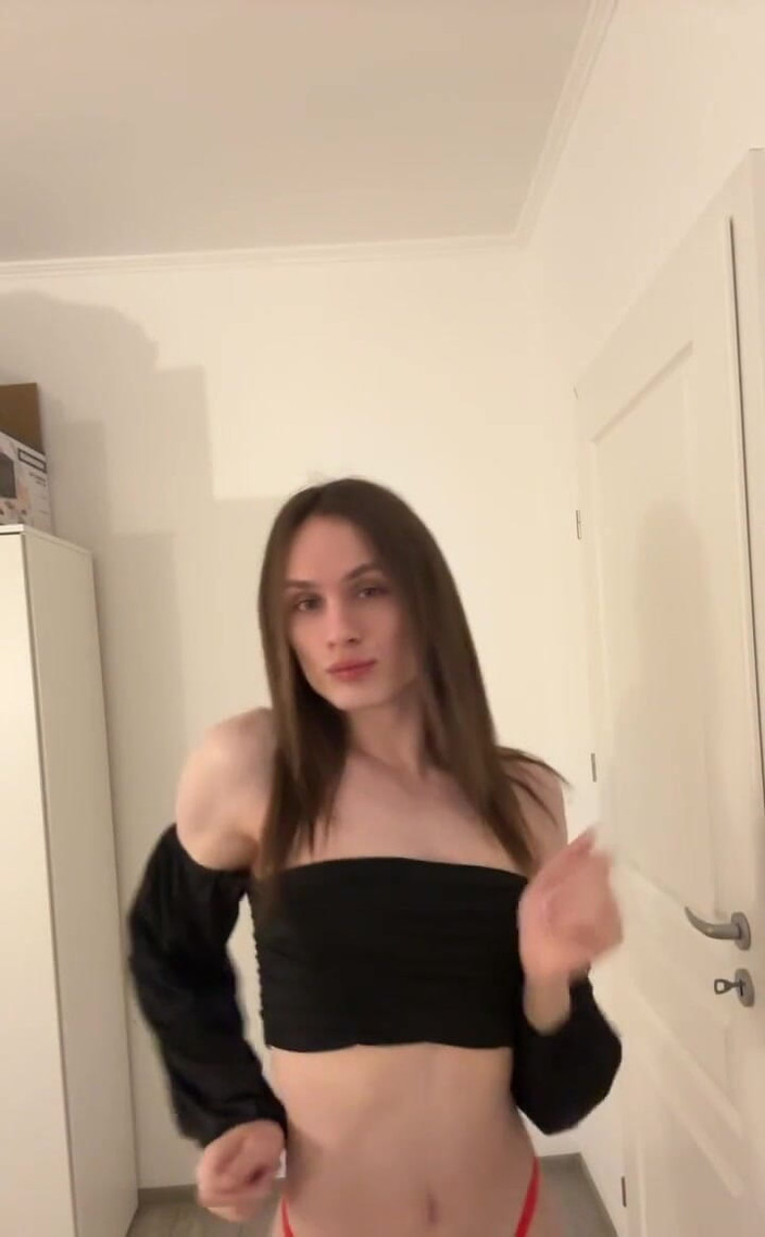 TS Kylie Star: Are There Any Guys I Can Send Dick Pics to?