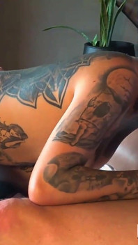 Maduro pedaço john connor destrói tattoed latina blondie cat's tight holes