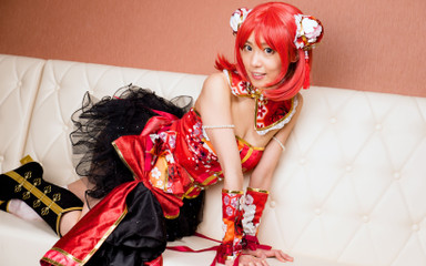 Go Sushi: 角色扮演与性感的青少年爱satome在3P中性交