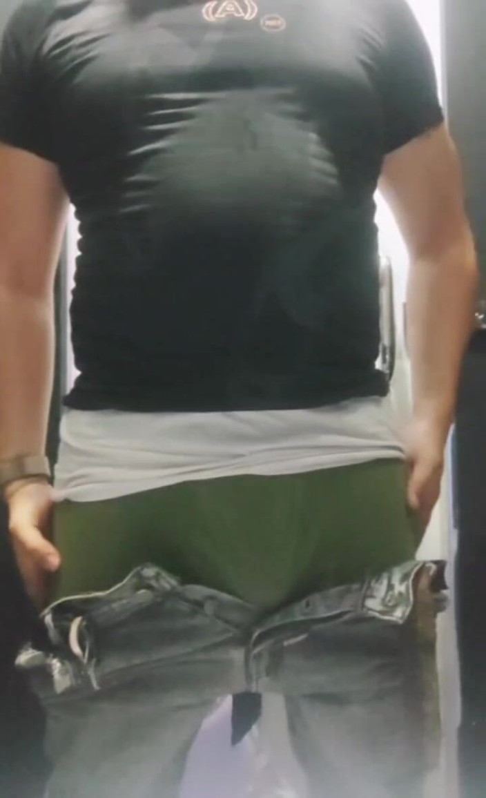 EgyptianStallion82: Видишь мою мускулистую и мой большой хуй