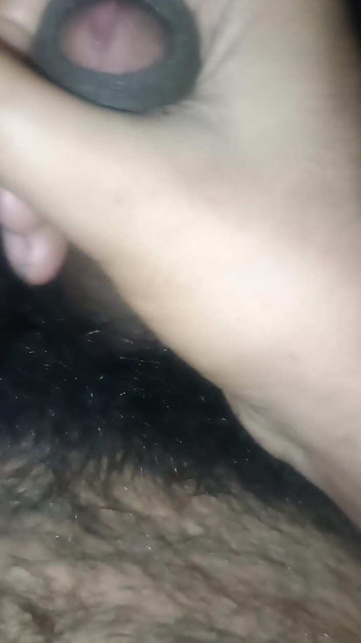 Big dick cumshot: एक जर्मन कामुक लड़का अपने बड़े बालों वाले सख्त लंड में मास्टरबेट करता है