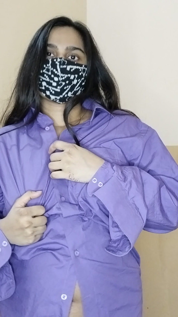 Sairaxsaim: Sabtu malam aku menari telanjang untuk penggemarku