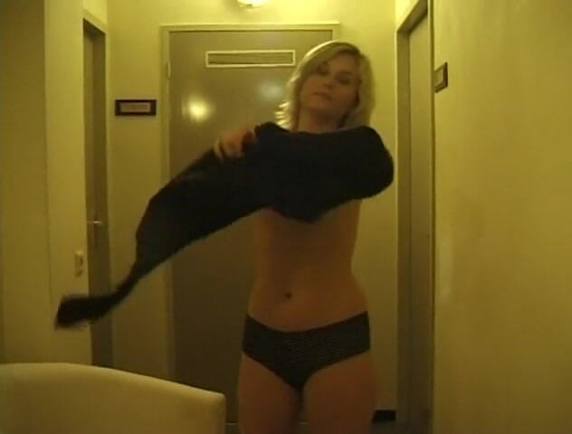 Flash Model Amateurs: Nasty blonde girl pissing in the bathroom