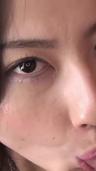 Heiße japanische frauen bekommen ihre nassen muschis von hübschen männern gefickt, nachdem sie sie tief gelutscht haben