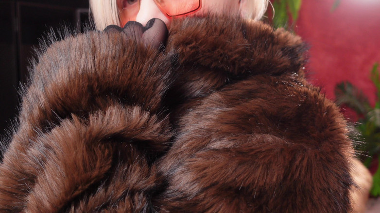 Arya Grander: हॉट फर कोट संग्रह - भाग 2. कामोत्तेजक milf(चोदने लायक मम्मी) Arya Grander