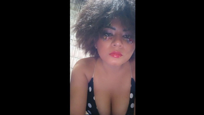 Martin13: Adik tiri melakukan tarian super sensual untuk saya buat hajat...