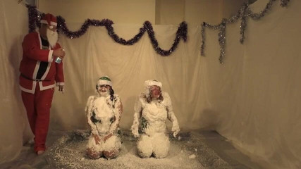 Gunked up girls: Vánoční elfky Lola a Jodie Snow