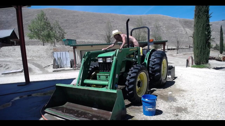 Joe Iandola: Tractor Chaturbate Show