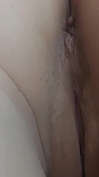 Aku mencintai istriku