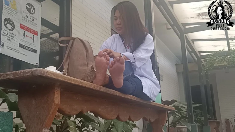Queen Aurora: 坦率的菲律宾脚