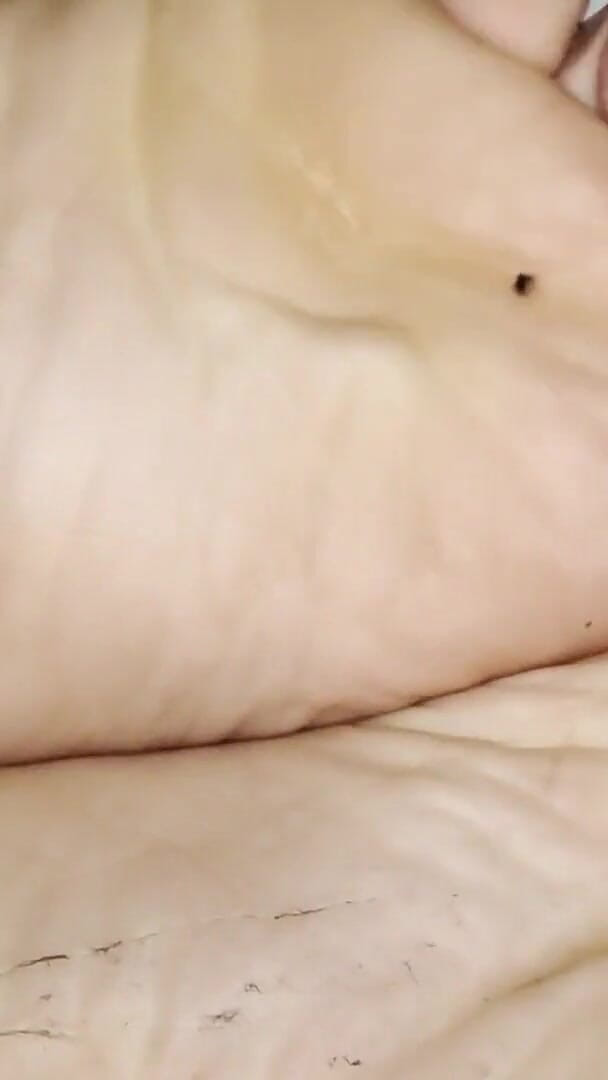 White Guy Feet Soles Worship (DJ MostWanted)