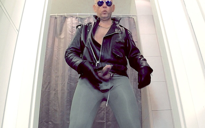 GERMANE_XL: Leather Hunk 4