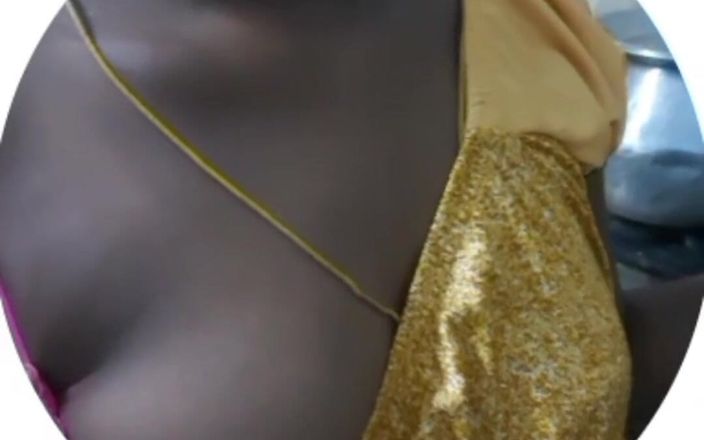 RenuRaj: Mijn borsten laten zien in Desi Tamil-stijl