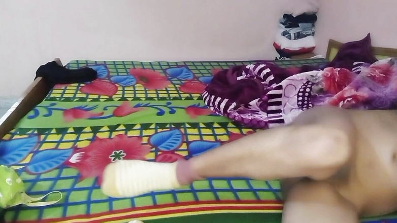 Sexpron: Massaggia il corpo della padrona a casa e poi scopala