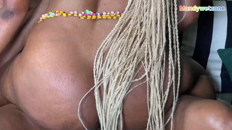 Mandywetzone: Chica universitaria caliente por corridas masivas