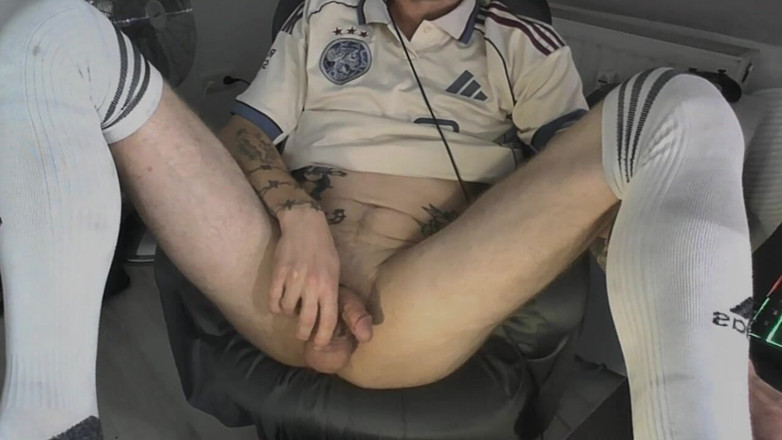 Zkittle: Hubený webkamerový twink škádlí svůj penis v kalhotkách zkittle