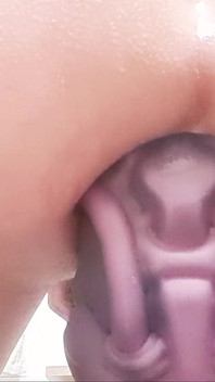 Nacpu si můj sexy zadek obřím ptákem