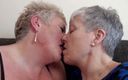Dirty Doctors Clips: Lesbianas tiempo de juego con vibrador