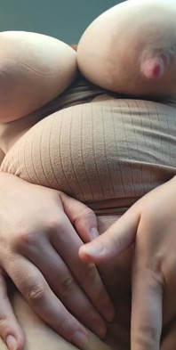 Mengisar pepek saya di muka awak semasa tetek susu saya menitis di seluruh awak!