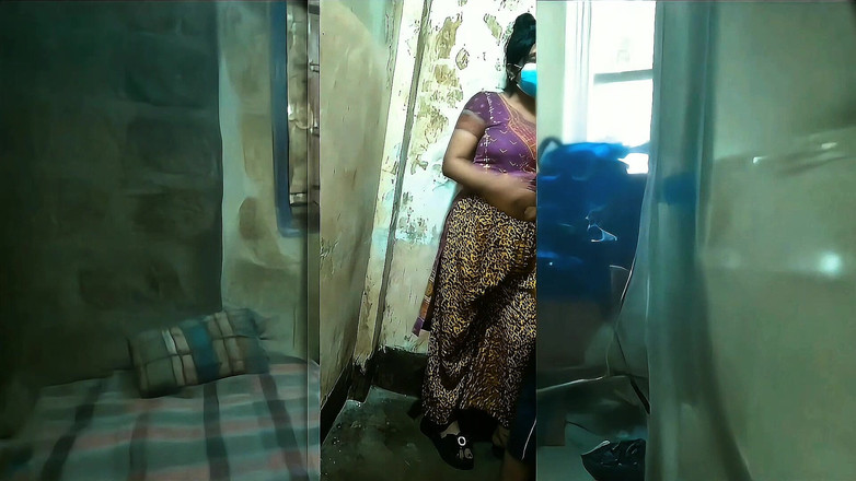 Romjan Khan: Bystig fru njuter av elektriker