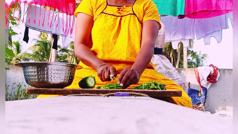 Telugu honey lips: Pembantu cantik India ngentot kontol kecil pemilik rumah, telugu dirty...