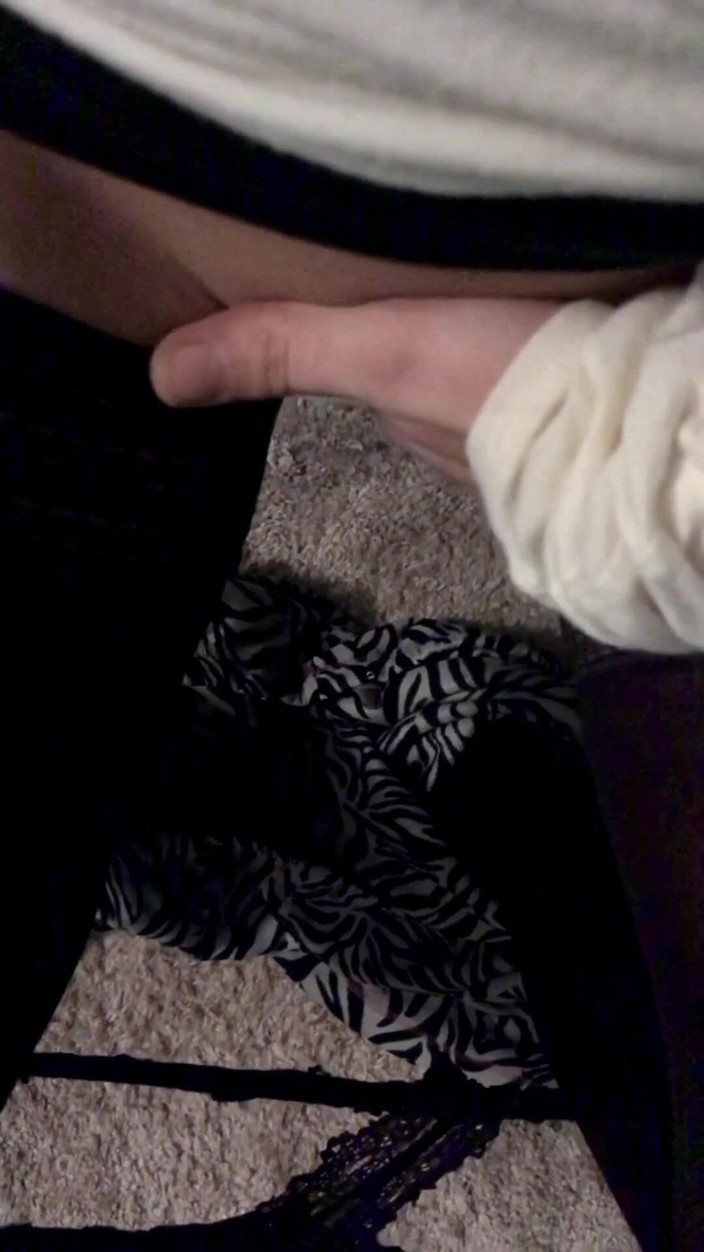 Tabitha Hoots: Sexy joven milf de Illinois obtiene coño mojado para que...