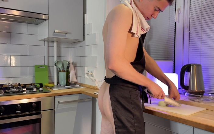 Alex Davey: Bu adam da kim? İlk yemek pişirişinde iki bölüm videonun tadını çıkarın...