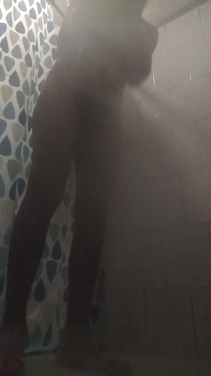 AlexAlejandro13: Final épico en el baño divertido