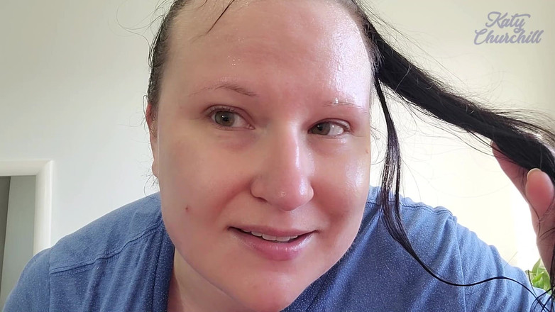 Katy Churchill: जिम के बाद सुपर पसीने से तर