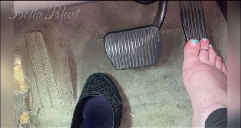 BellaBlast: 페달 플레이 : 빠른 속도와 큰 발로 지침을 딸딸이, 전체 제어