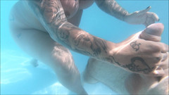 Cheyenne Rose 80: Dovolená trojka v bazénu