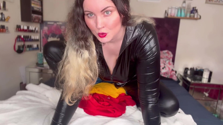 MissFFW: Zuschauer schickte fräulein Ffw ex-freundinnen die kleidung