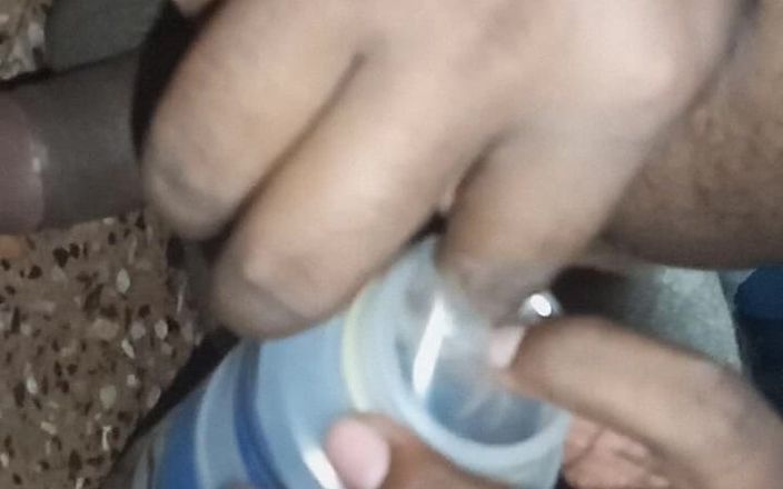 Sweet Indian cock: デジトークボーイとコンドームを吸って舐める