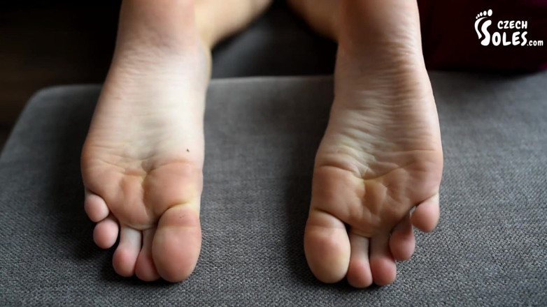 Czech Soles - foot fetish content: Ivet เท้าเนียนนุ่มในคลิปแรกของเธอ