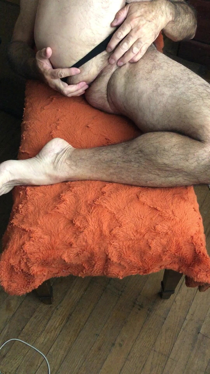 OhTrevor: Ohtrevor 热辣的毛茸茸的继父醒来 Bolero