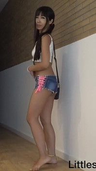 Ma copine asiatique sexy adore chevaucher ta bite
