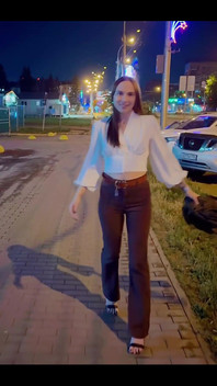 Hej, pojď sem tě políbit! Noční procházky jsou úžasné, že?