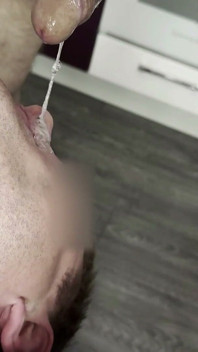 Quando a esposa não se importa. Sexo sensual com um jovem amante